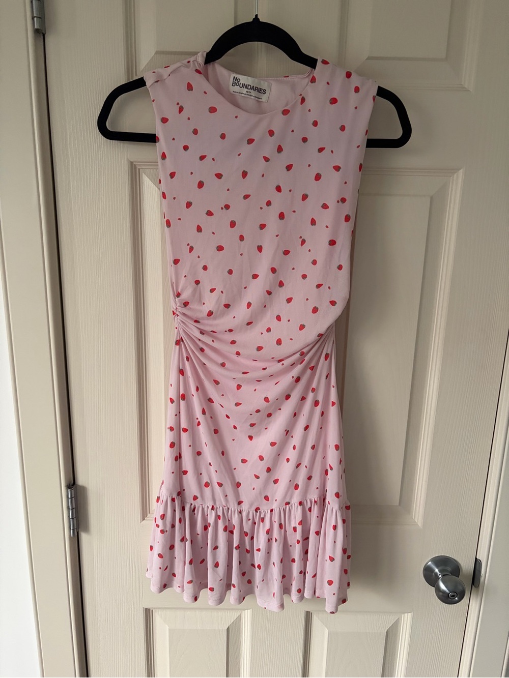 🌹 NO BOUNDARIES - XS - Pink Dress with Strawberries